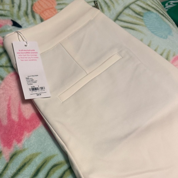 Lilly Pulitzer stretch shorts NWT - Picture 3 of 5